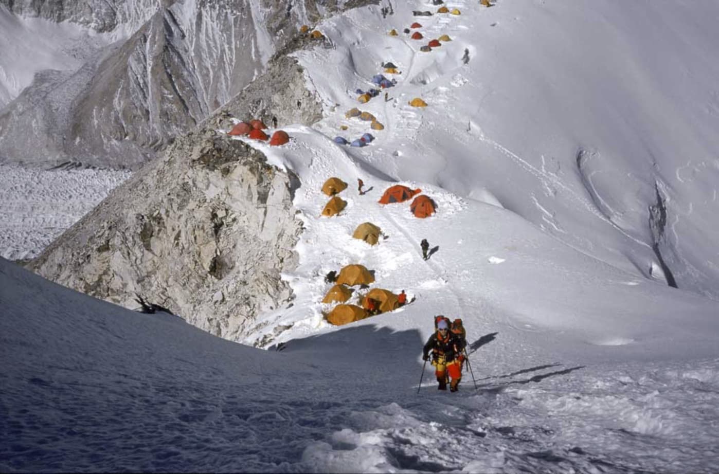 Edurne Pasaban campamento en la expedición a la montaña Cho Oyu
