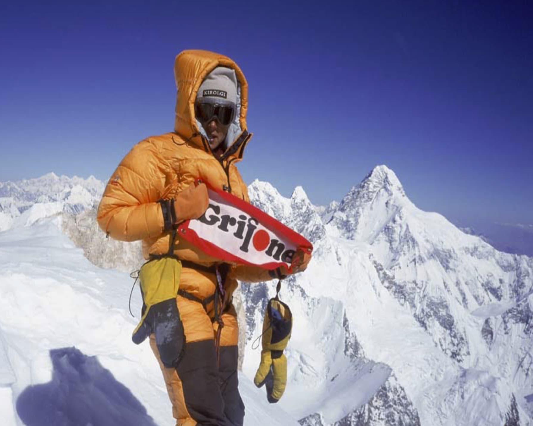 Edurne Pasaban en la cumbre de Gasherbrum Edurne Pasaban en la cumbre de Gasherbrum II