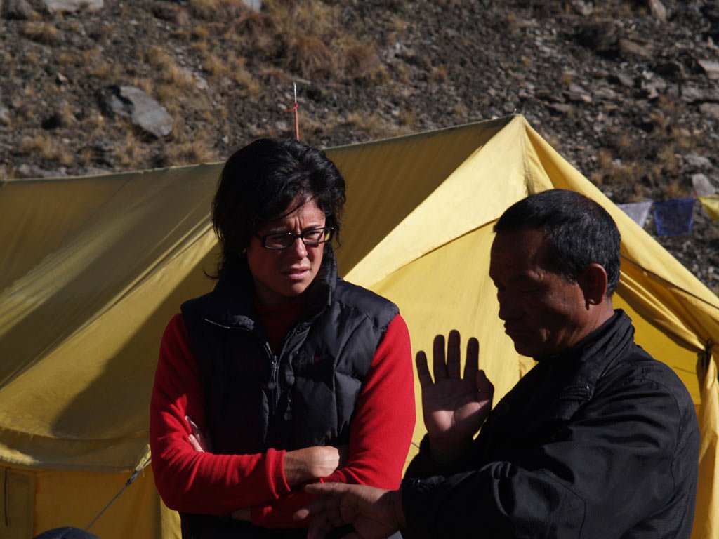 Edurne Pasaban en el campo base en la expedición al Annapurna en el Himalaya