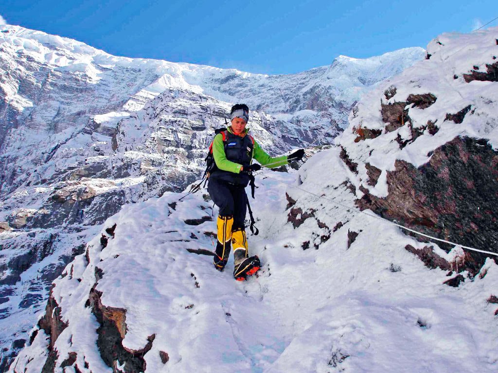 Edurne Pasaban en una de las laderas nevadas del Annapurna