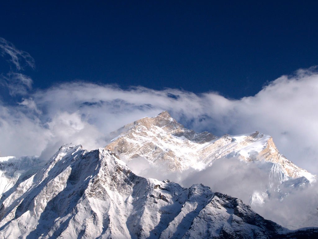 Expedición en el Himalaya de Edurne Pasaban a la cumbre Annapurna