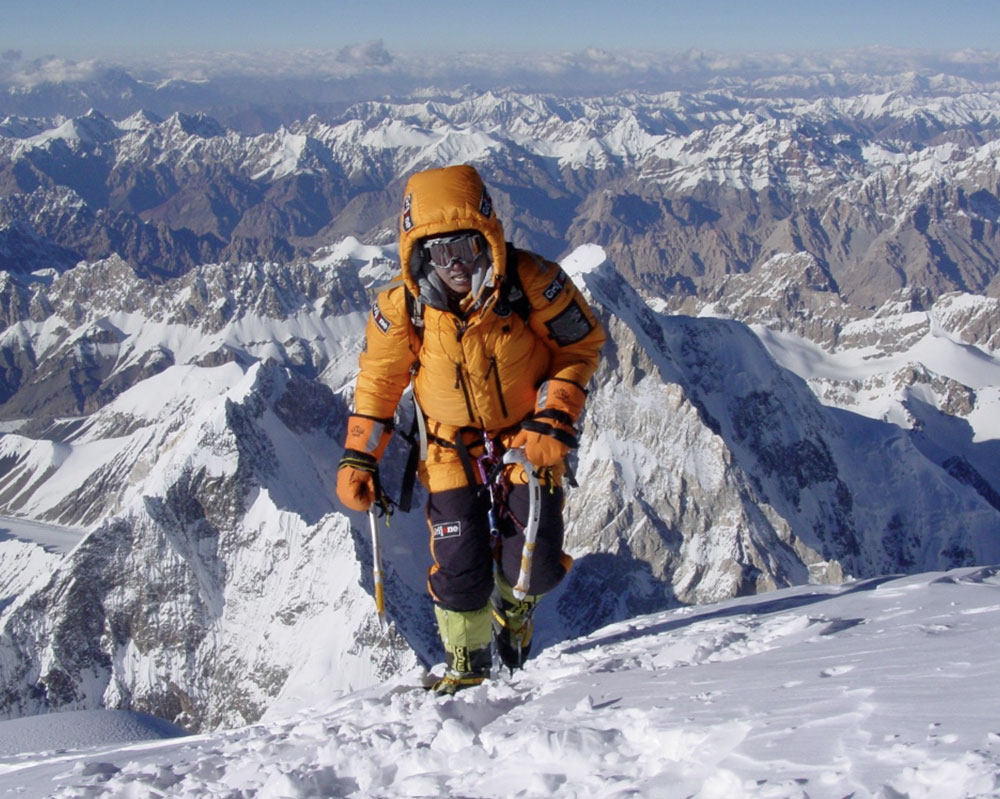 Edurne Pasaban en la cumbre del K2