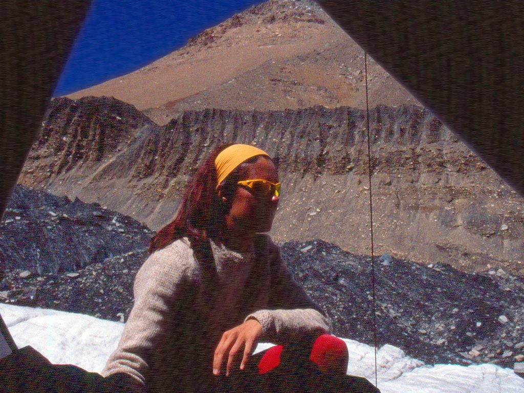 Edurne Pasaban campo base de la expedición al Everest