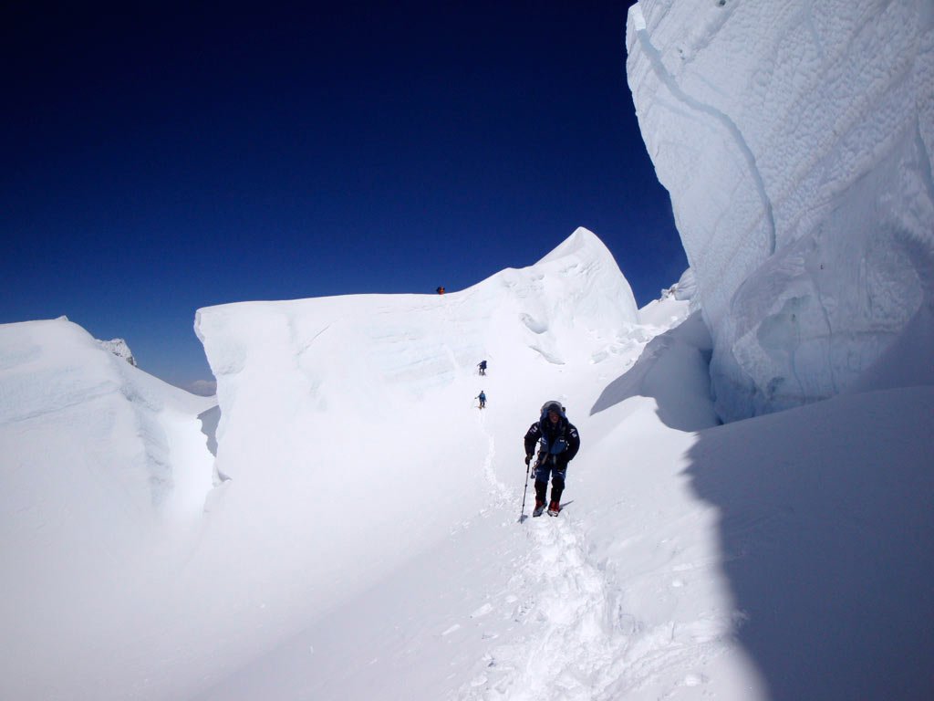 Edurne Pasaban en la ladera nevada del Kanchenjunga