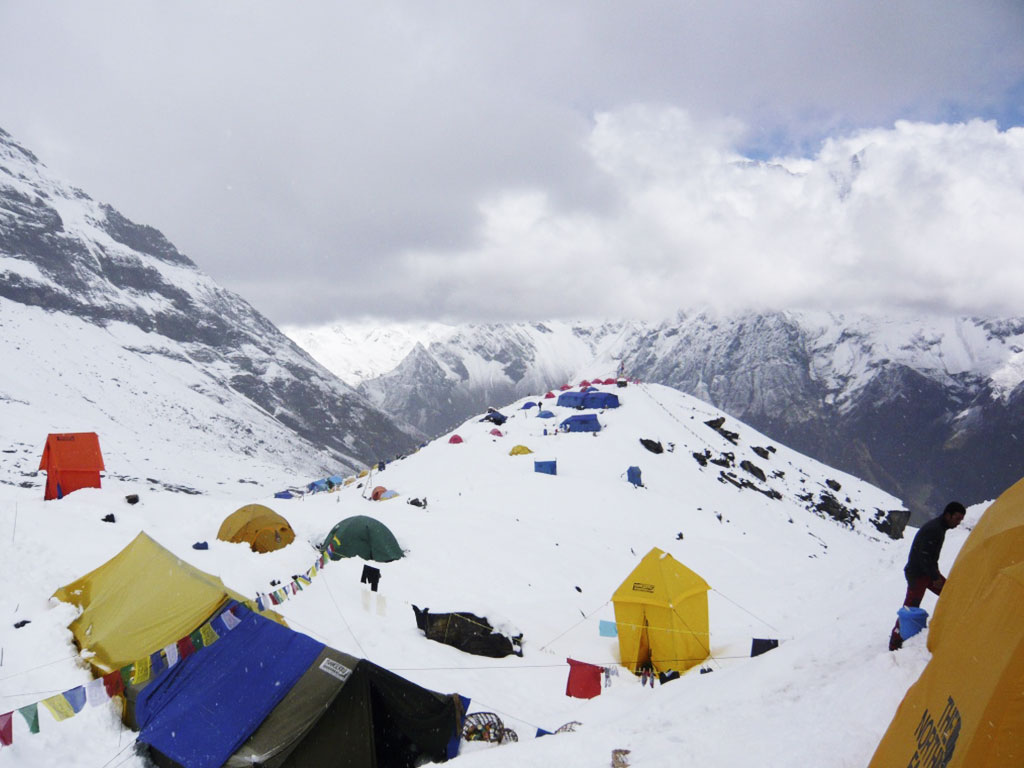 Campamento de Edurne Pasaban en la expedición Manaslu