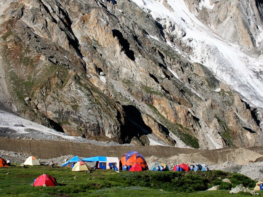 Campamento base de Edurne Pasaban en la expedición al Nangaparbat