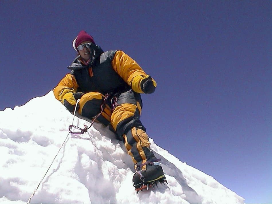 Edurne Pasaban en la cima de la montaña Makalu