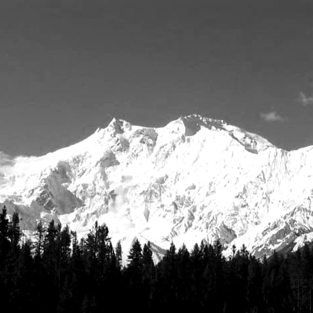 Cima de la montaña Nangaparbat